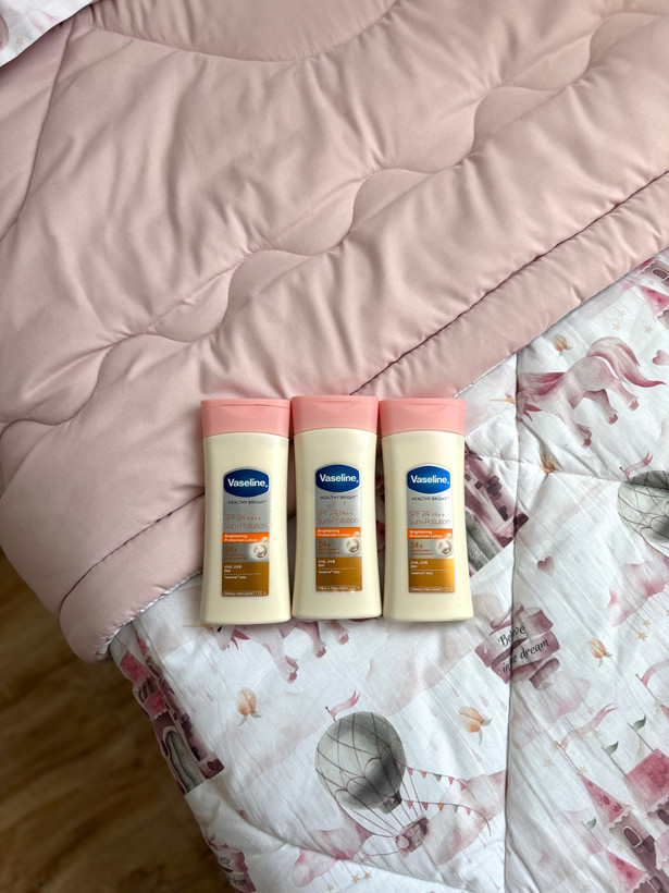 لوسیون وازلین ۲۰۰ میل،Vaseline Healthy Bright SPF 24 pa